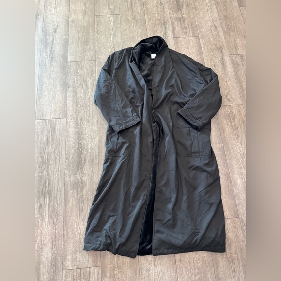 Black Long Robe - Picture 3 of 14